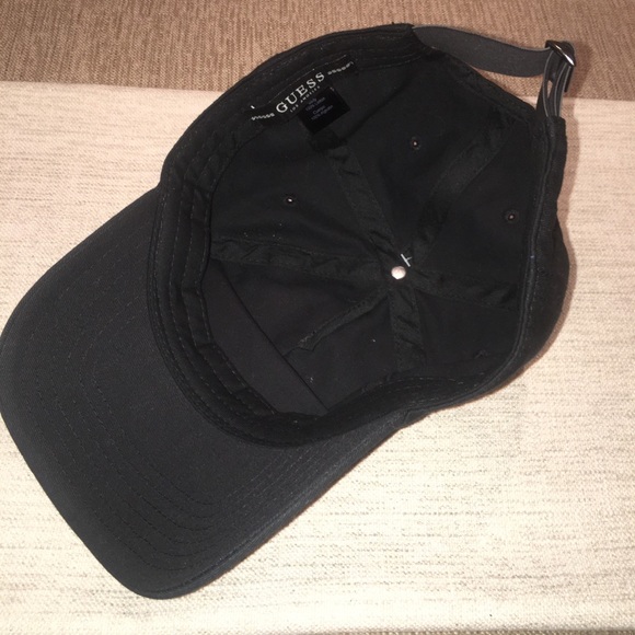 Guess Cap - Picture 4 of 6